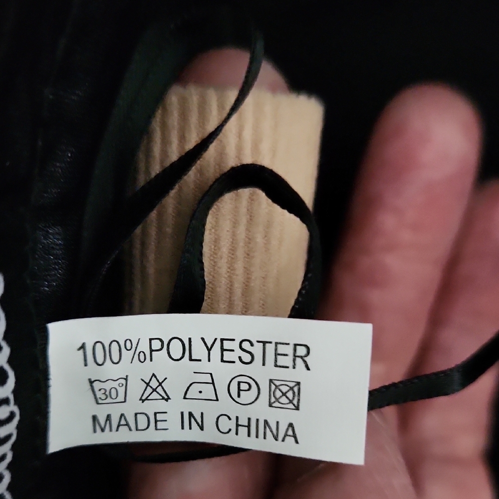 NEW! Elegant Black Velvet Hat - Picture 10 of 10